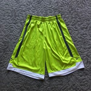 Nike Dri Fit gym shorts sz M